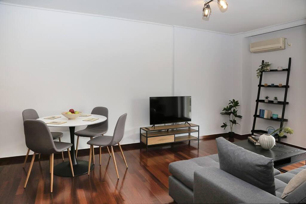 Charming Apartment Near Center Aten Exteriör bild